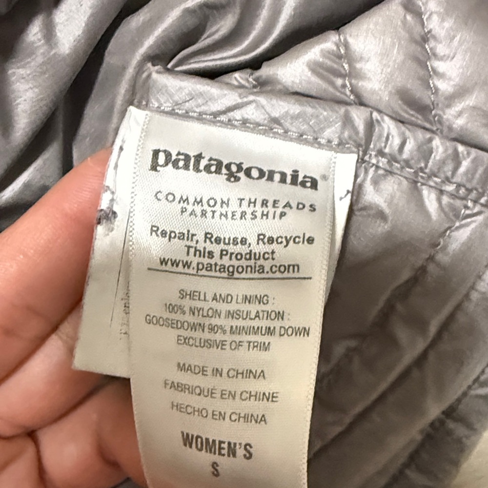 Patagonia Women's Silver Quilted Vest - Picture 4 of 7